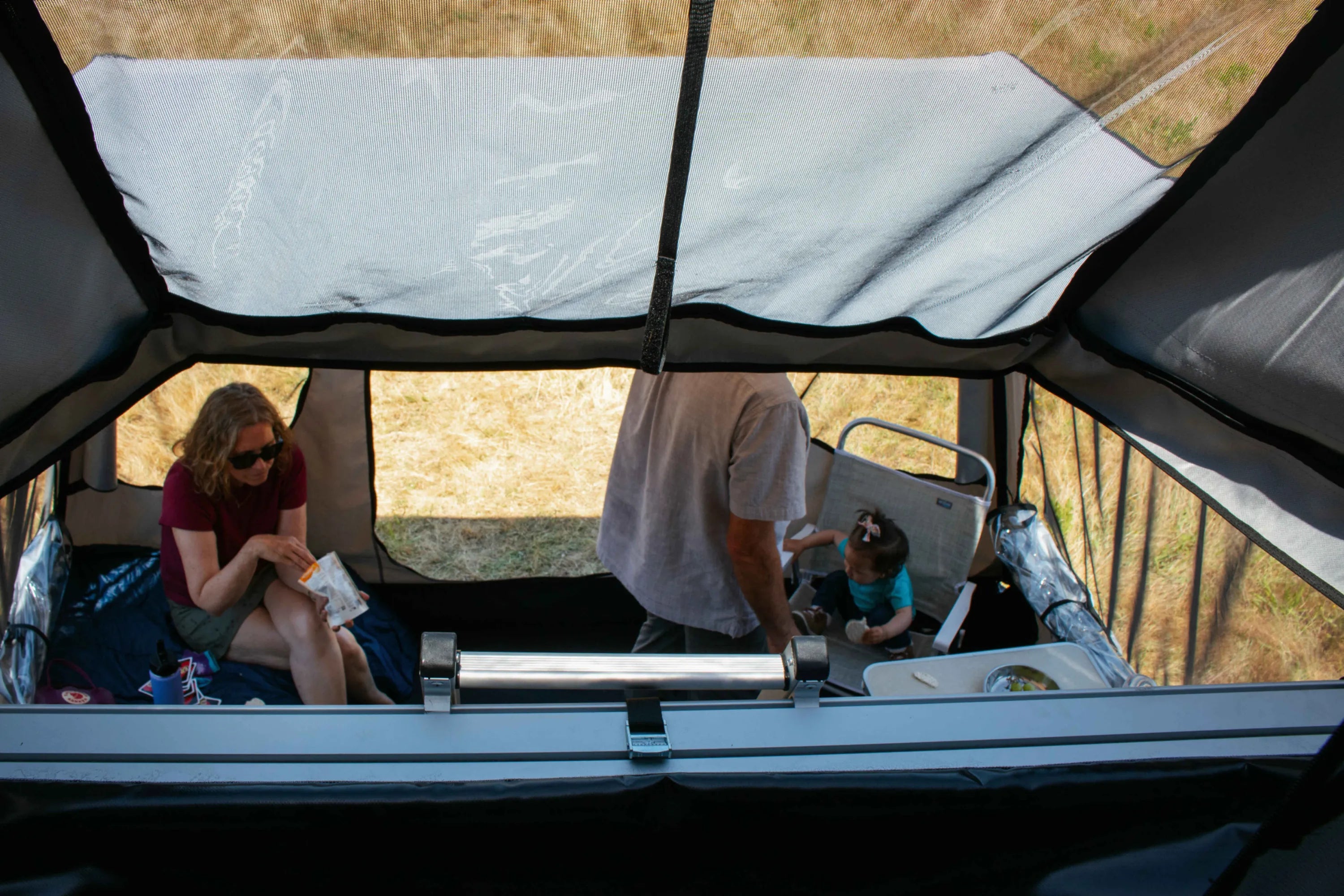 roof top tent family James Baroud