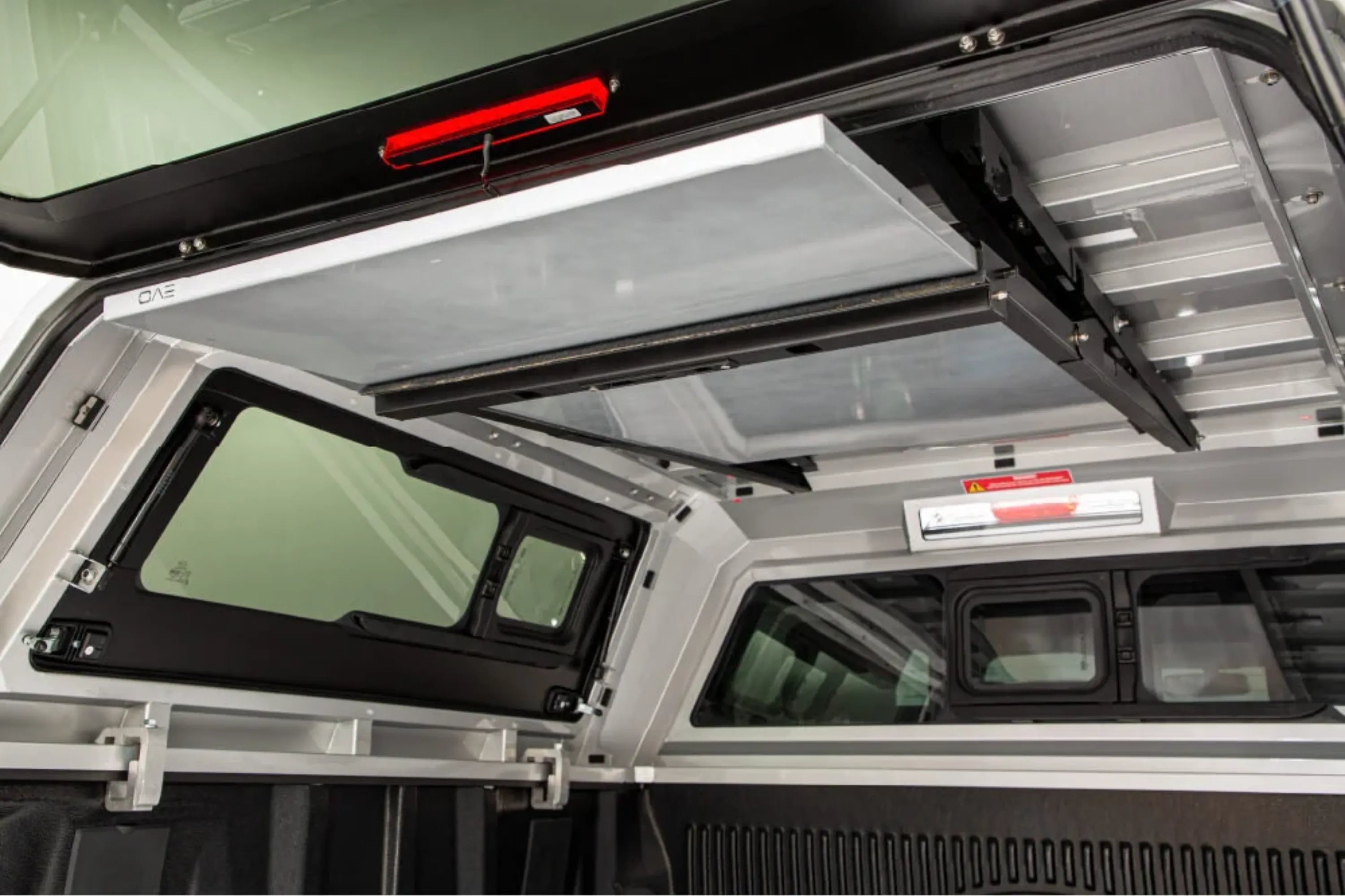 Stow Away Table Full-Size and Mid-Size EVO, EVOa, and EVOc Applications SmartCap