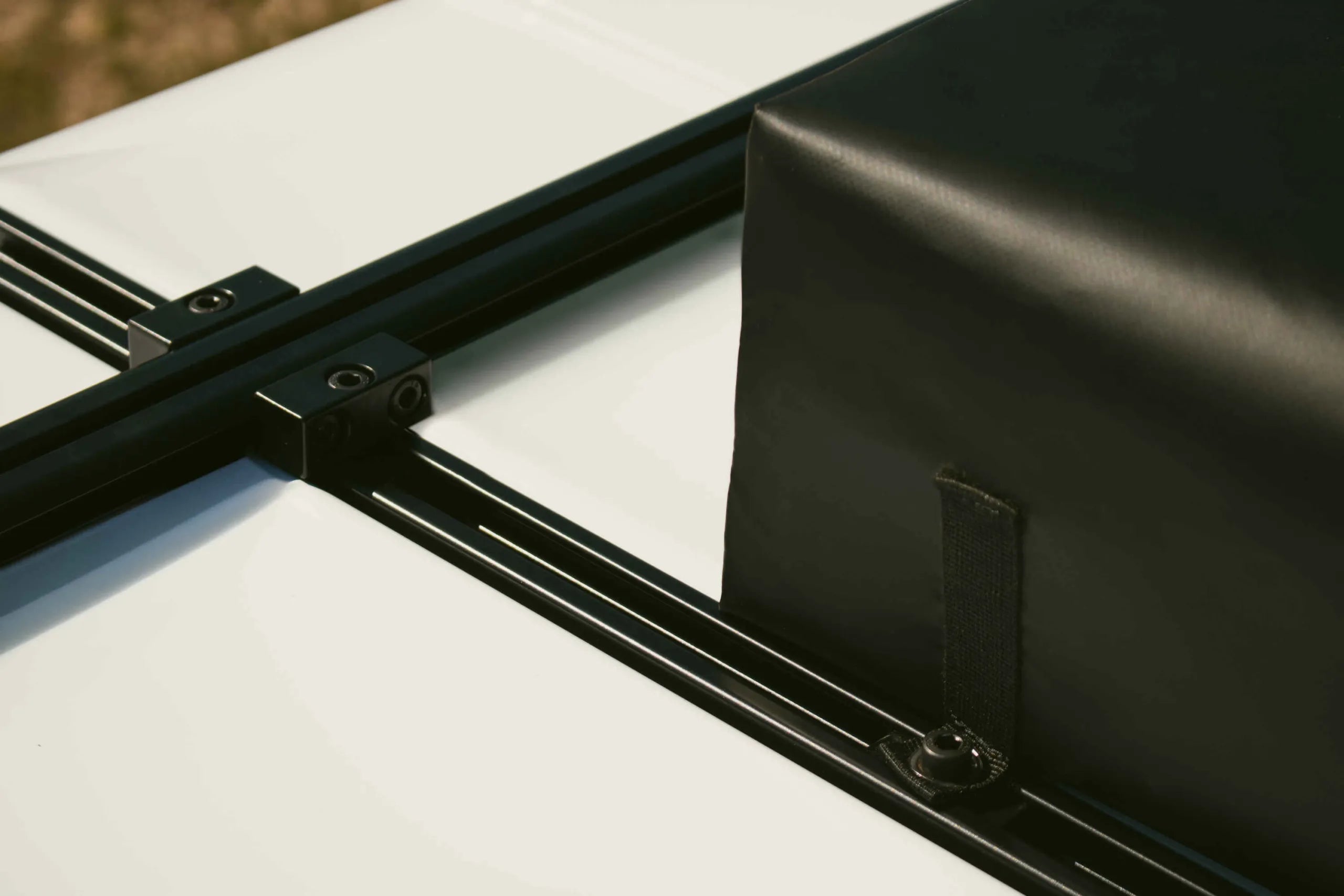 James Baroud Nova Hard Shell Tent